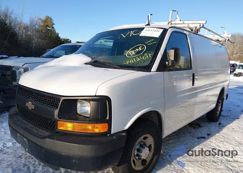 2015 Chevrolet Express 2500 Work Van z USA, uszkodzony, nr VIN 1GCWGFCF8F1166780